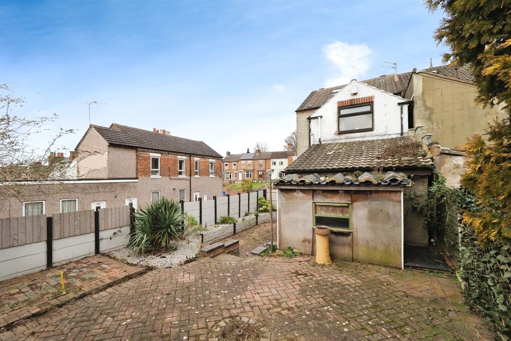 Property photo 2 of 17