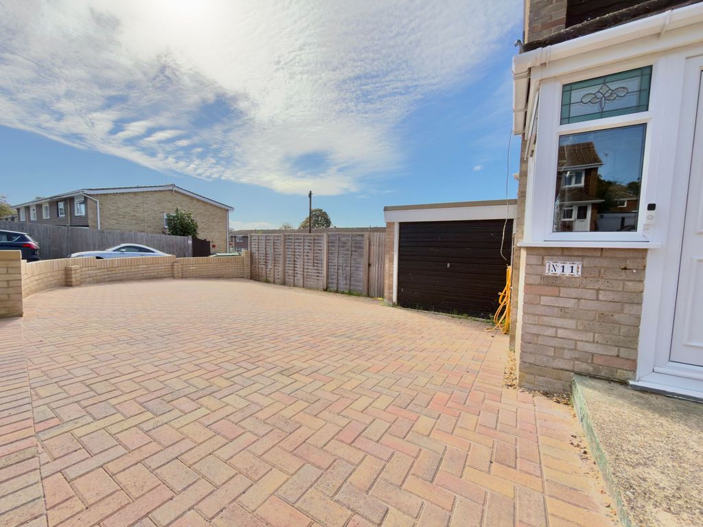 Property photo 2 of 23
