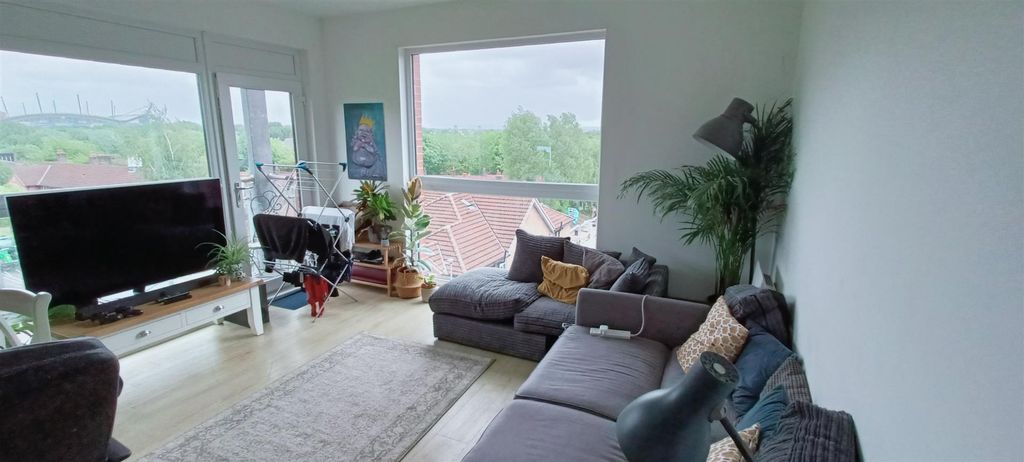 Property photo 2 of 8