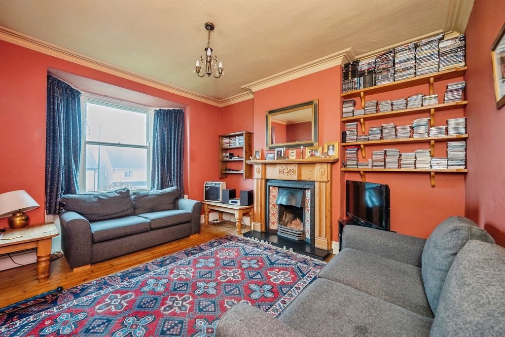 Property photo 2 of 23