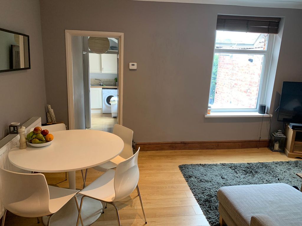 Property photo 3 of 5 Living Room