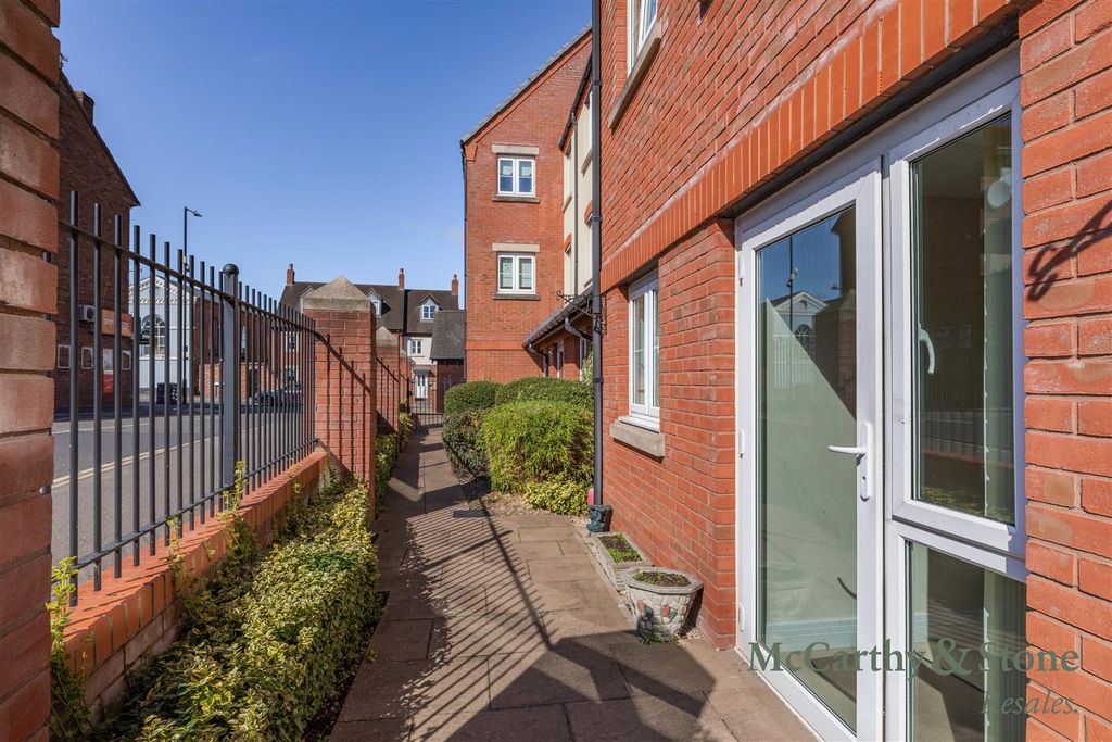 Property photo 1 of 14 8705280-Exterior01.Jpg