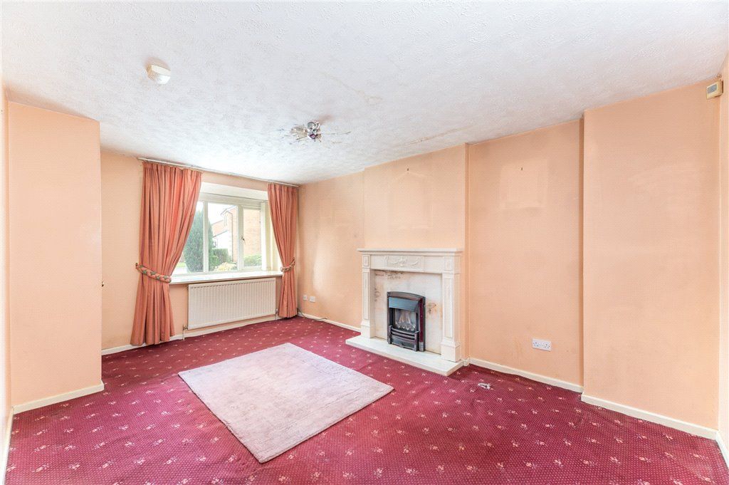 Property photo 2 of 20 Living Room