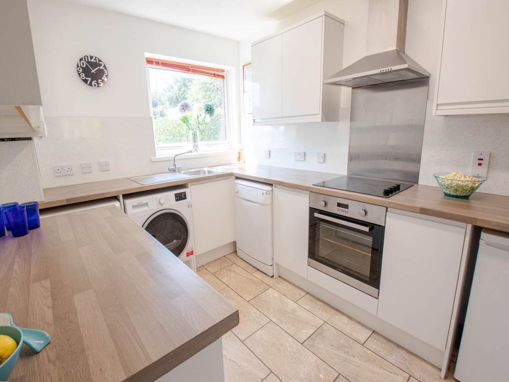 Property photo 3 of 15 Kitchen