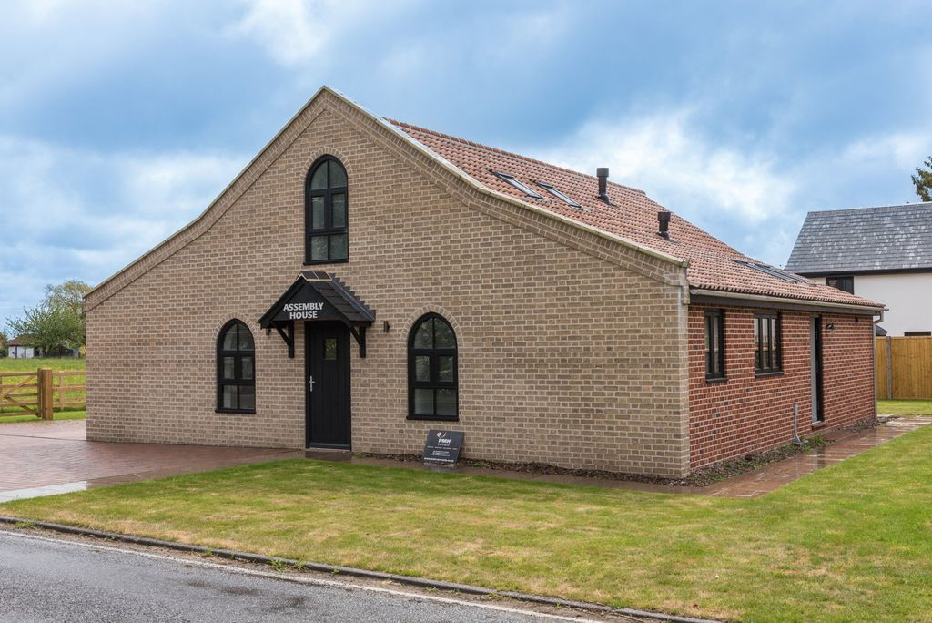 Property photo 3 of 32