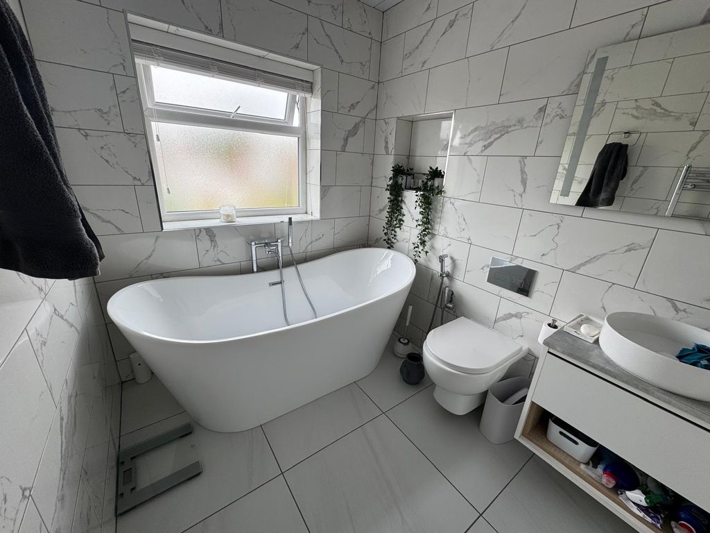 Additional image 30 of 4 bed property to rentOld Birmingham Road, Marlbrook, Bromsgrove B60