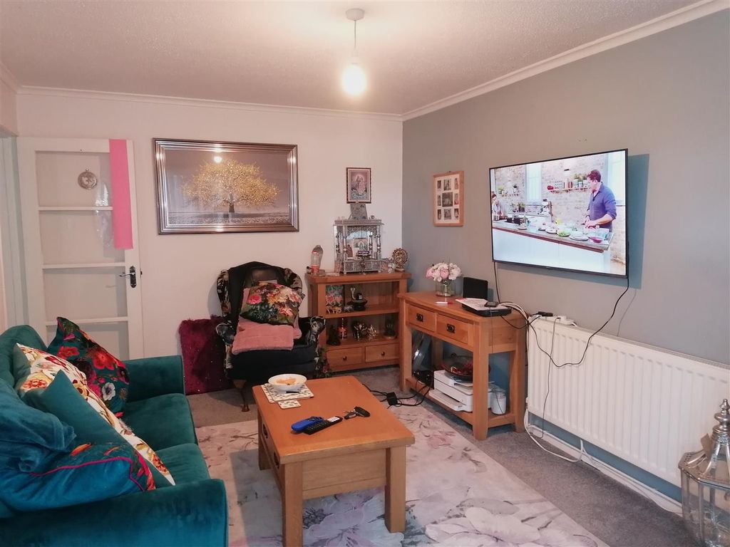 Property photo 3 of 11 Image