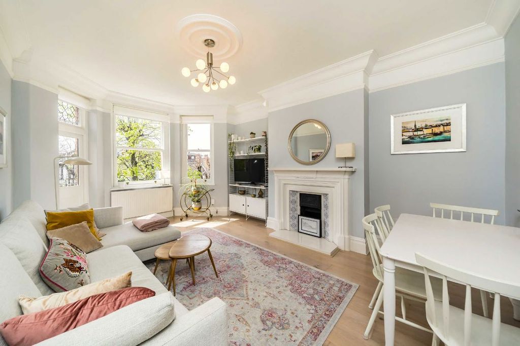 Property photo 2 of 8