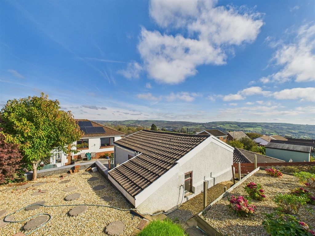 Property photo 2 of 24 Cam04045G0-Pr0033-Still029.Jpg