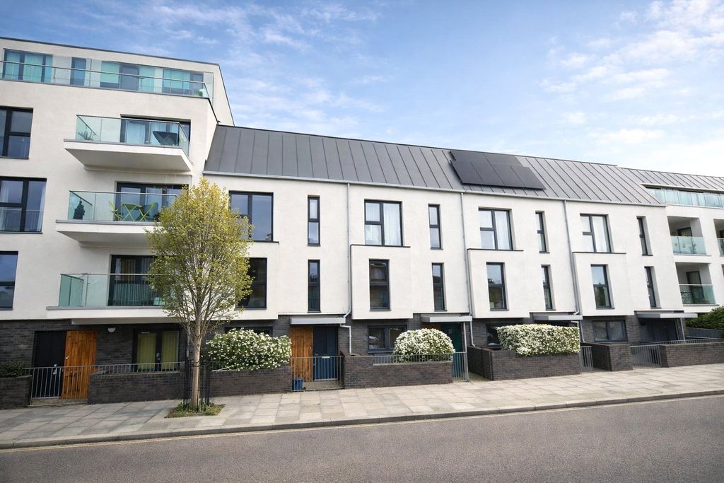 Property photo 1 of 13 Exterior