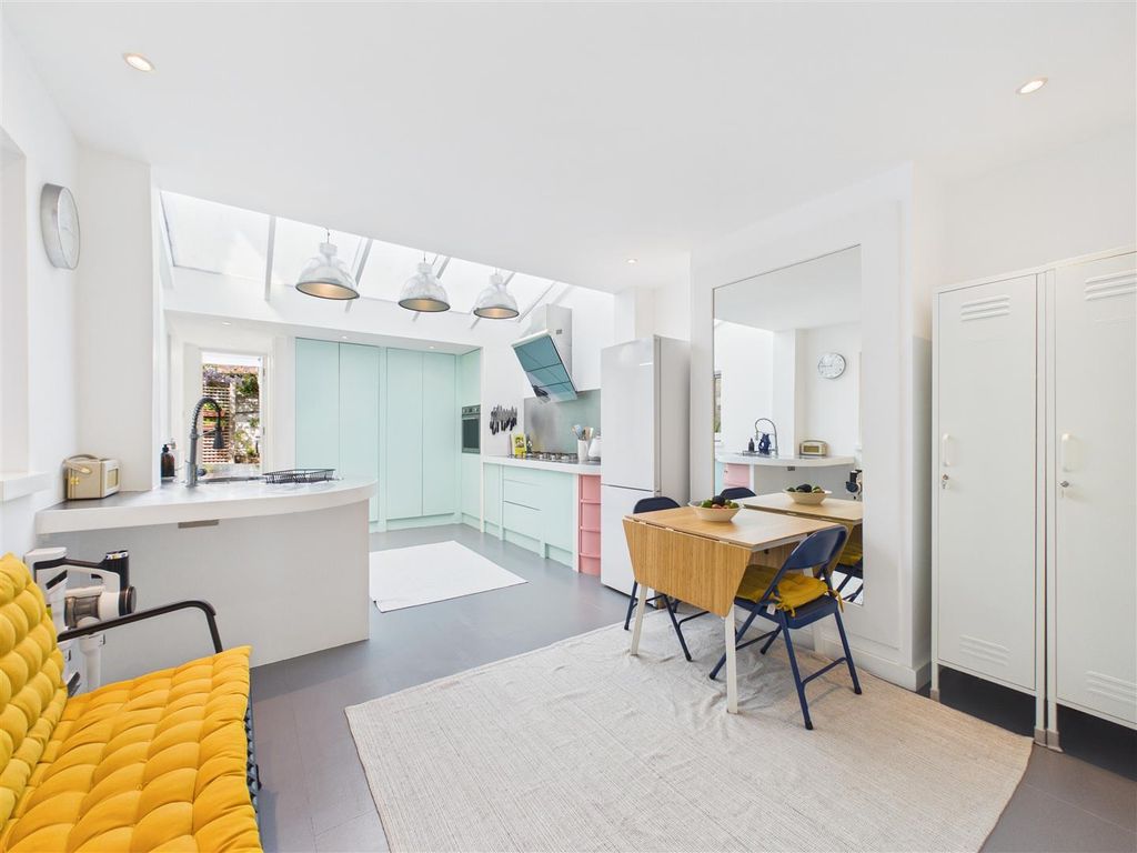 Property photo 3 of 13