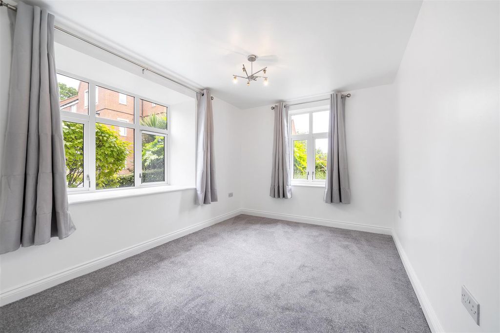 Property photo 1 of 11 Robinson Court-7.Jpg