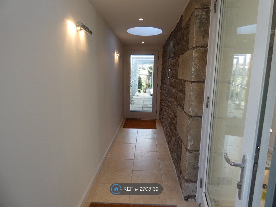 Property photo 2 of 18 Entrance Hallway