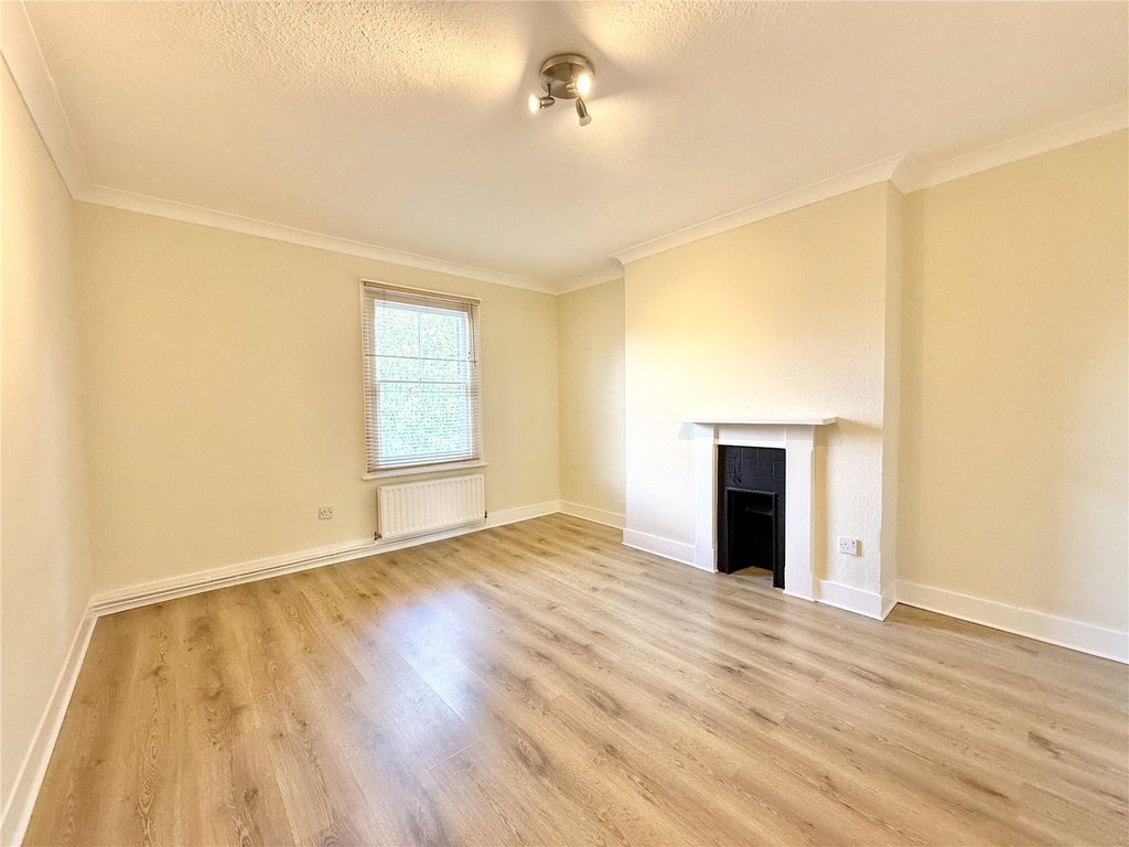 Property photo 1 of 8 Picture No. 15