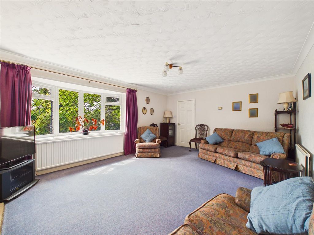 Property photo 3 of 29 Cam03303G0-Pr0374-Still007.Jpg