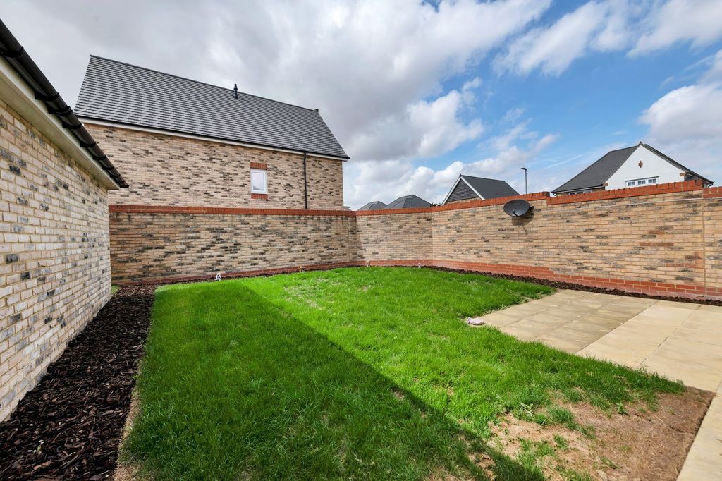 Property photo 3 of 16