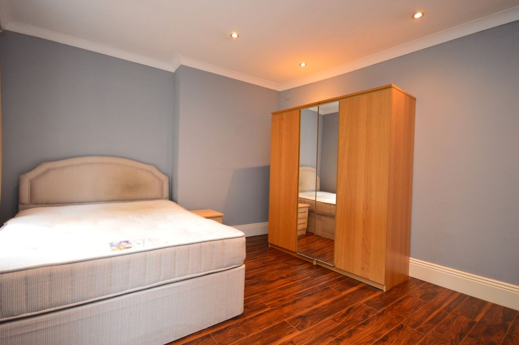 Property photo 3 of 12 Gallery
