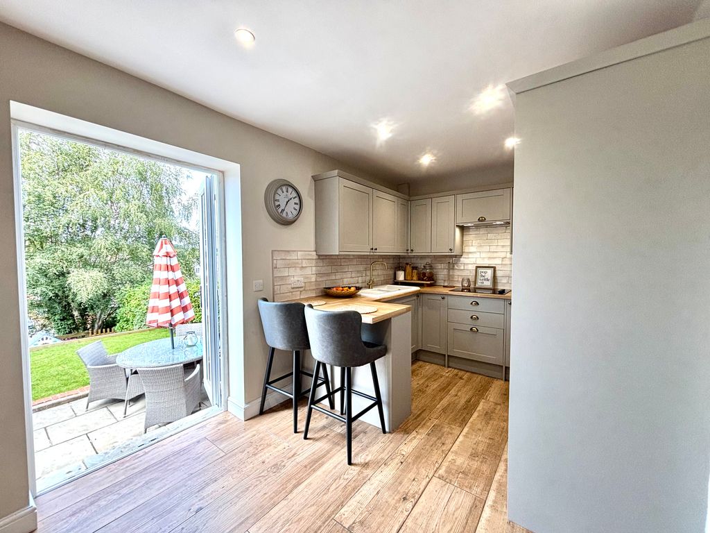 Property photo 2 of 19 Dining Kitchen