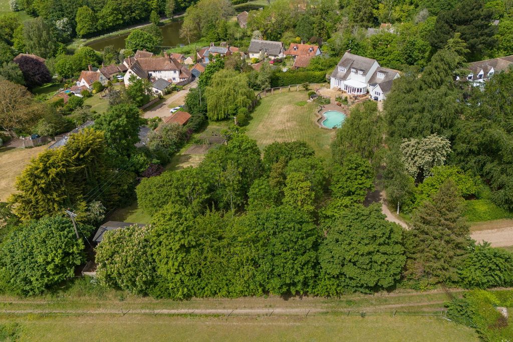 Property photo 2 of 8