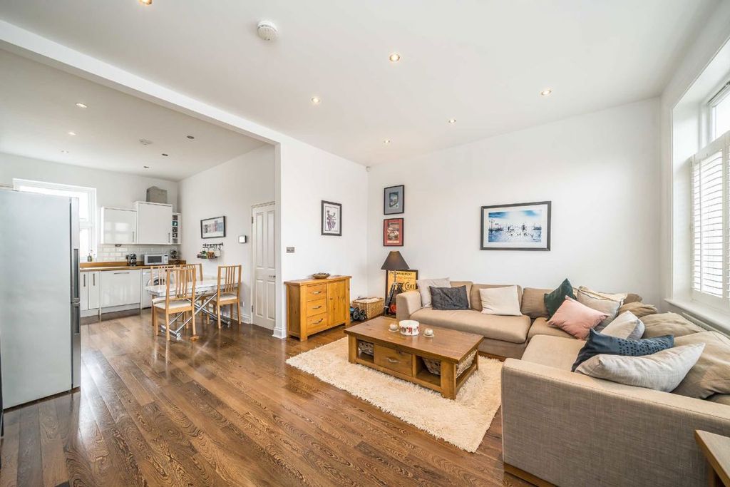 Property photo 2 of 6