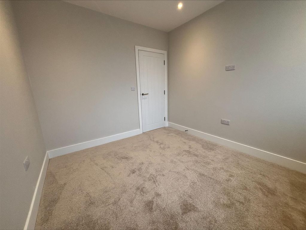 Property photo 3 of 8 Bedroom