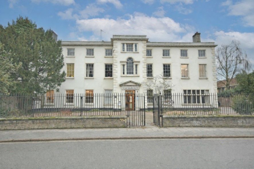 Property photo 2 of 20