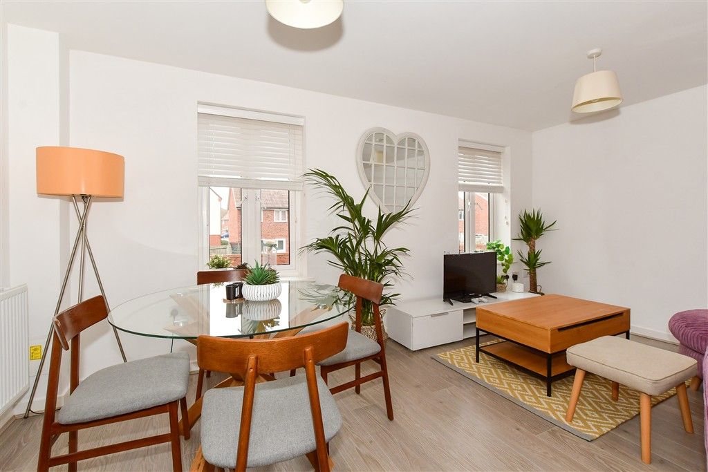 Property photo 2 of 12 Lounge/Kitchen