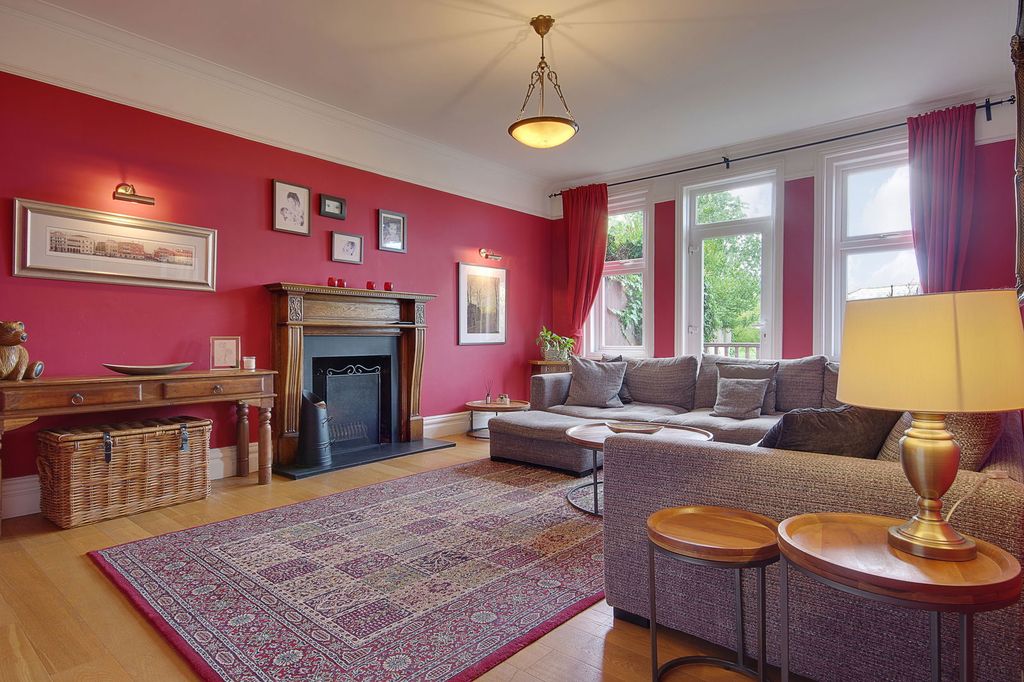 Property photo 3 of 34