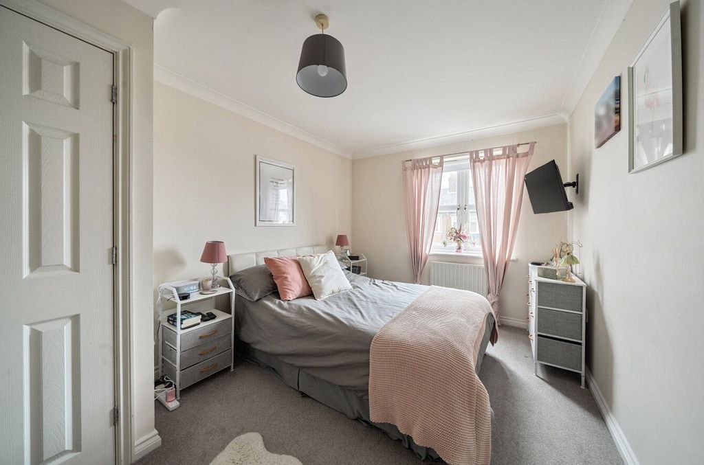 Property photo 3 of 13 1410466-7-698F076...