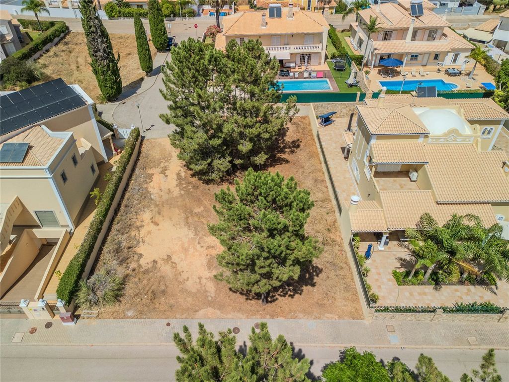 Property photo 3 of 15 Picture No. 01