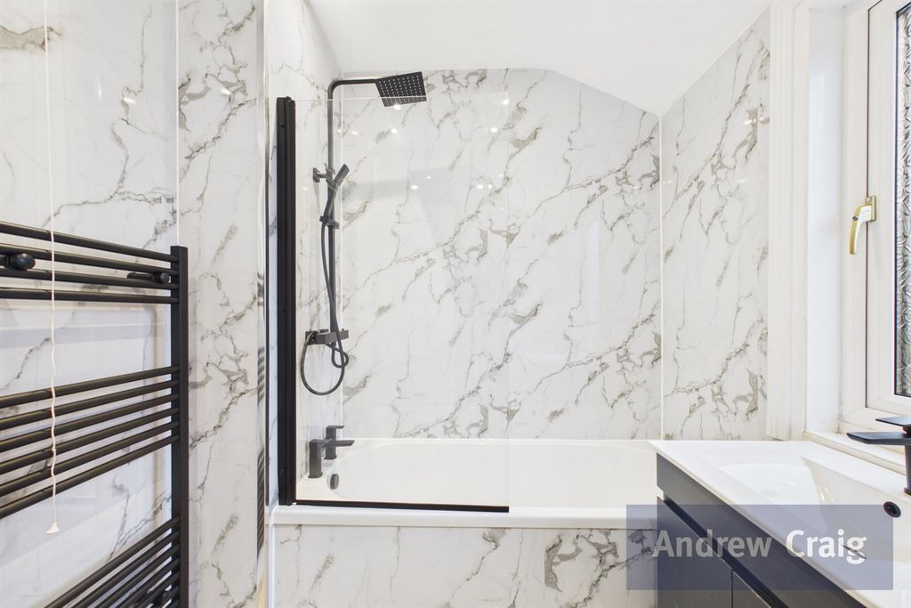 Property photo 3 of 14 Bathroom