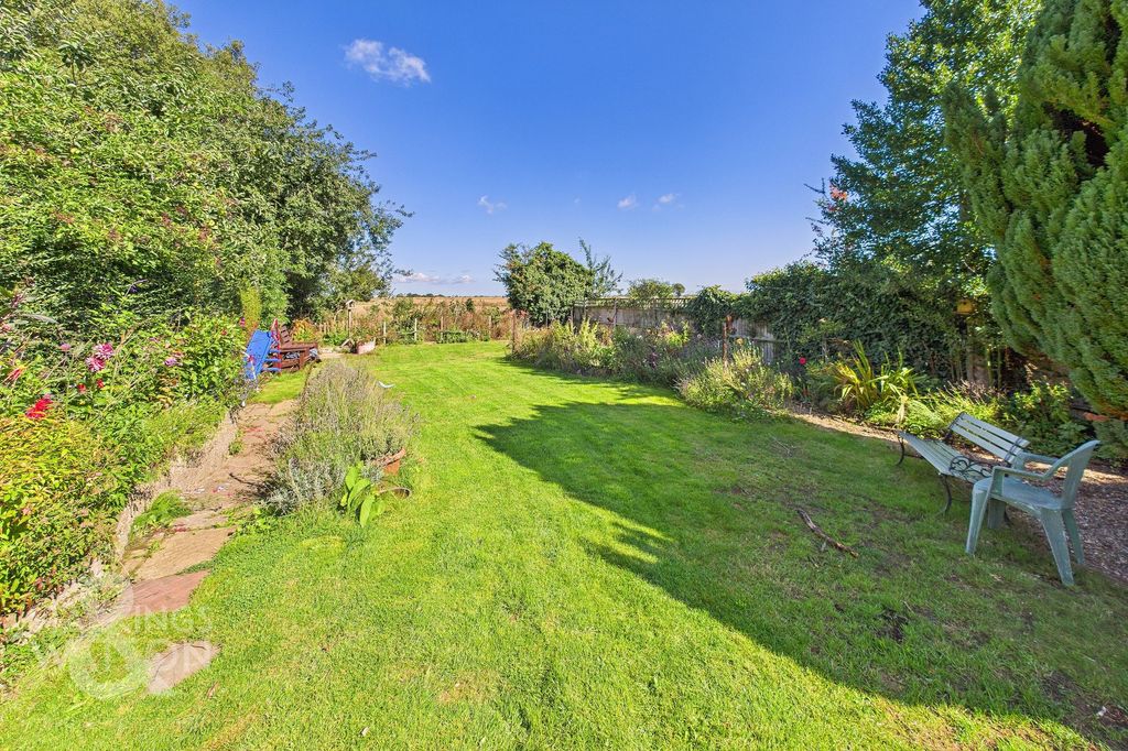 Property photo 3 of 24