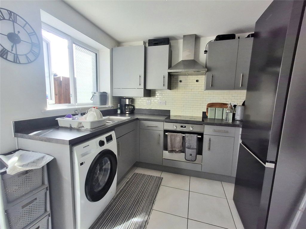 Property photo 3 of 11 Picture No. 13