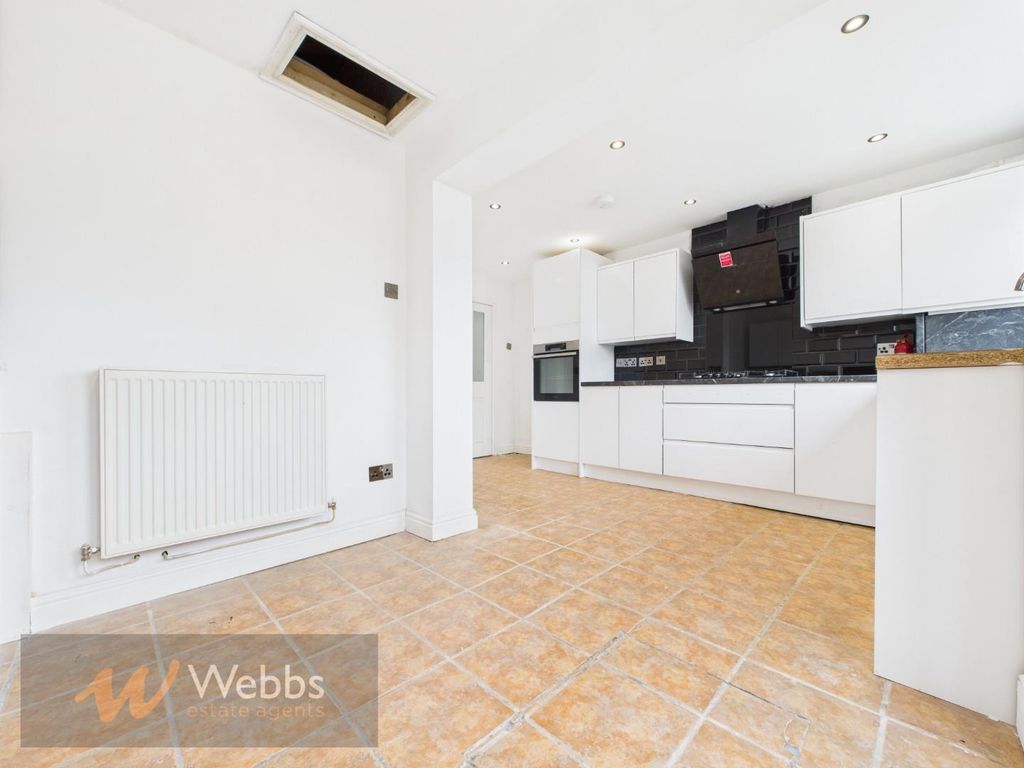 Property photo 3 of 25 Cam05244G0-Pr0102-Still007.Jpg