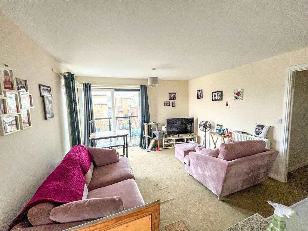 Property photo 2 of 9