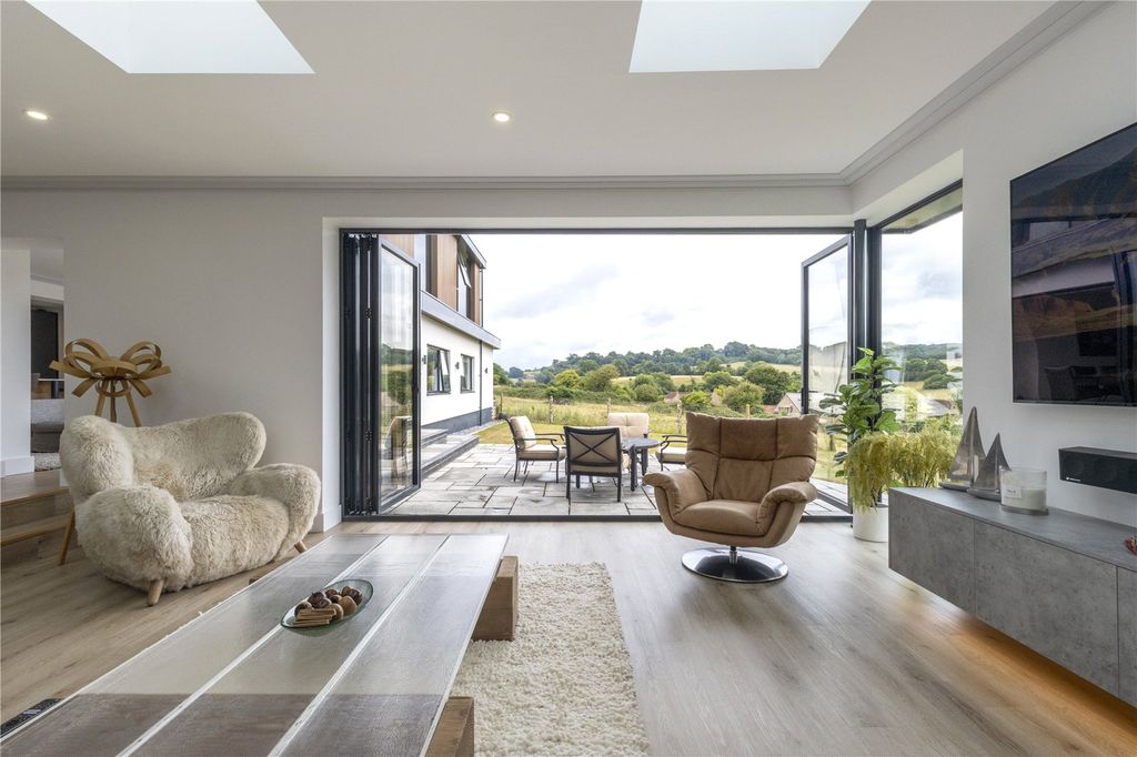 Property photo 3 of 25 Picture No. 36