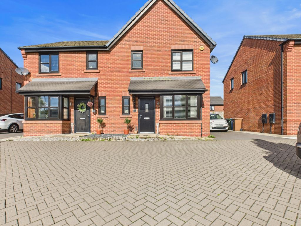 Property photo 1 of 14 Cam03729G0-Pr0143-Still039