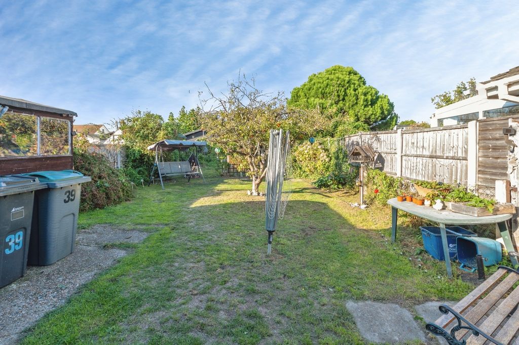 Property photo 2 of 16 Pbox-Img.Jpg