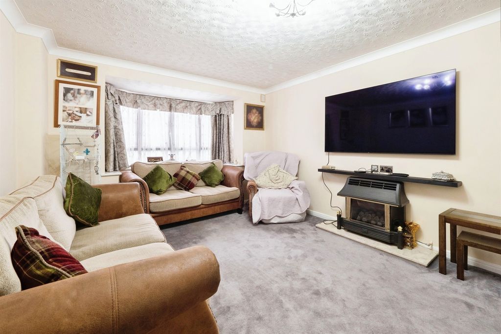 Property photo 2 of 14