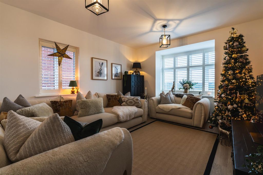 Property photo 3 of 50 Lounge