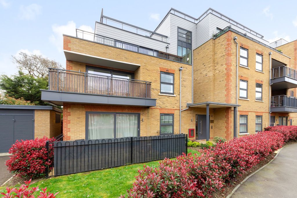 Property photo 1 of 12