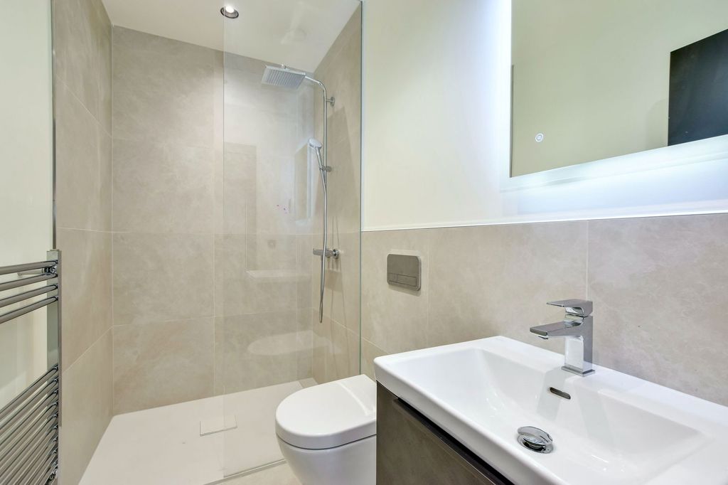 Additional image 18 of 7 bed detached house to rentCrouch Lane, Goffs Oak, Waltham Cross EN7