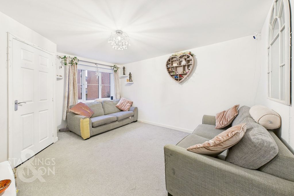 Property photo 3 of 22