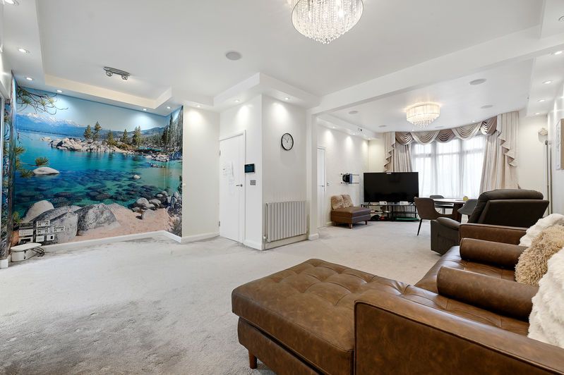 Property photo 2 of 12 Photo 11