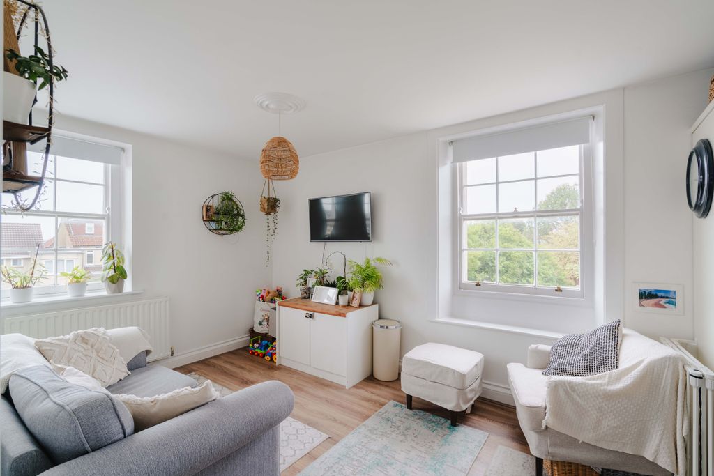 Property photo 1 of 11 1