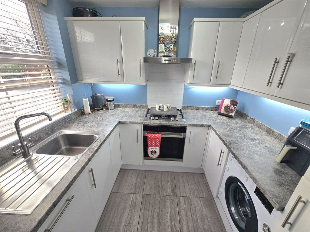 Property photo 3 of 28 Picture No. 32