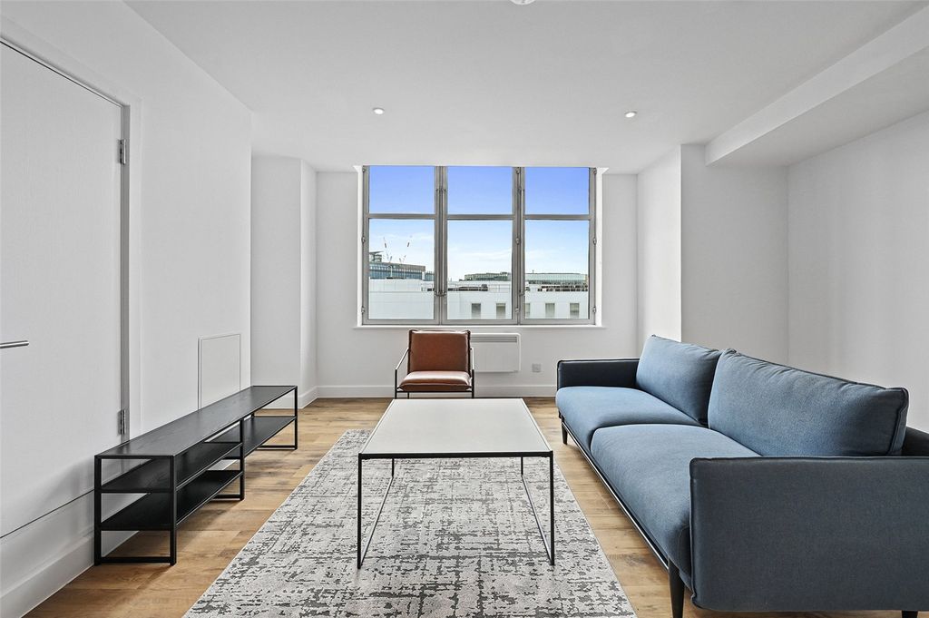 Property photo 1 of 15 Reception