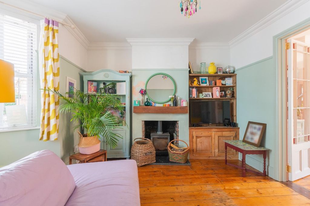 Property photo 3 of 34 0J1Rbm - Living Room B.Jpg