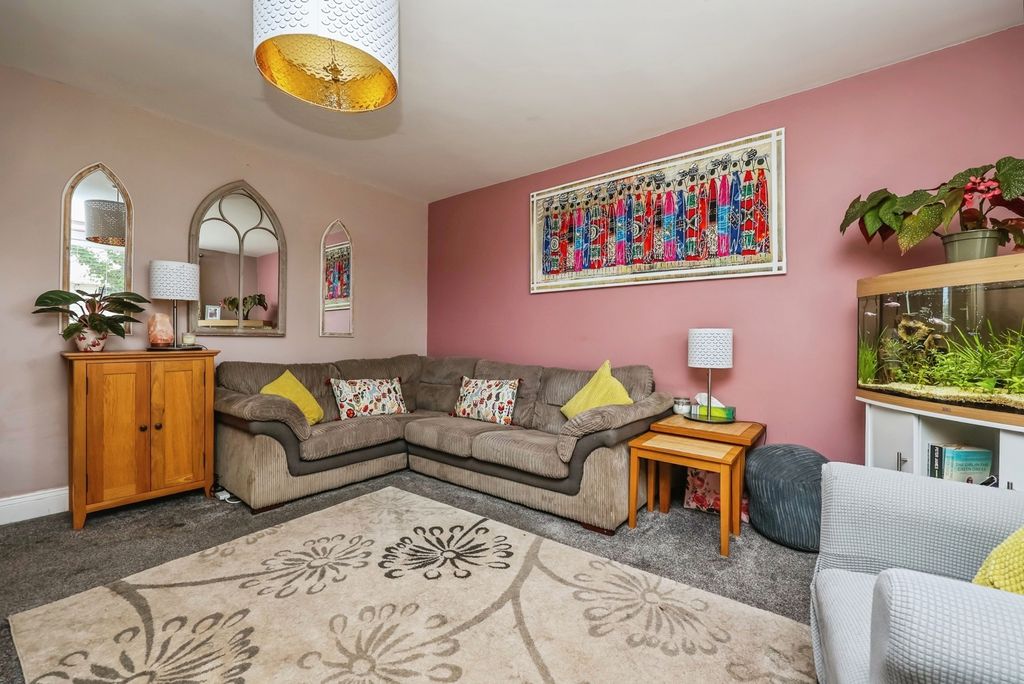 Property photo 3 of 20 Pbox-Img.Jpg