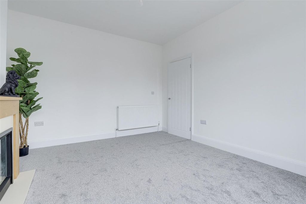 Property photo 3 of 26